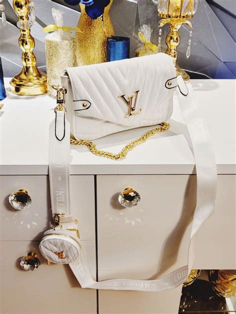 biała torebka louis vuitton|louis vuitton luxury.